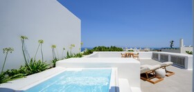 Oia Treasures Art Suites