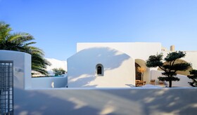 Oia Treasures Art Suites