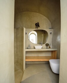 Oia Treasures Art Suites