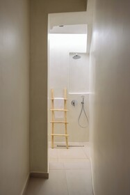 Ryolithos Suites