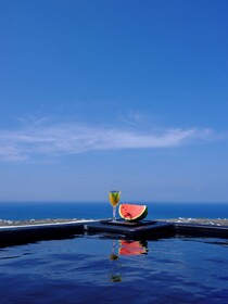 Ryolithos Suites