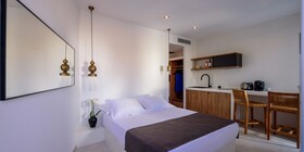 Ryolithos Suites