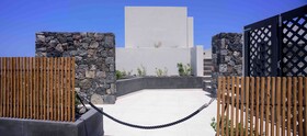 Ryolithos Suites