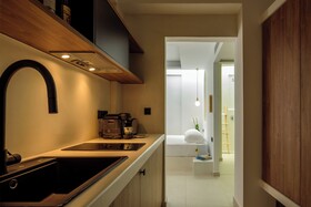 Ryolithos Suites
