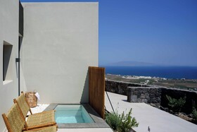 Ryolithos Suites