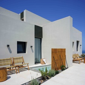 Ryolithos Suites