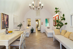 Santorini Paradise Cave House