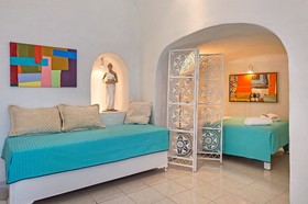 Santorini Paradise Cave House