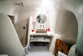 Santorini Paradise Cave House