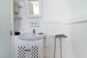 Santorini Paradise Cave House