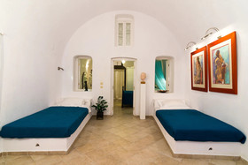 Santorini Paradise Cave House
