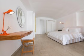 Santorini Secret Suites & Spa