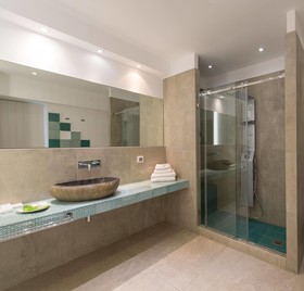 Santorini Secret Suites & Spa