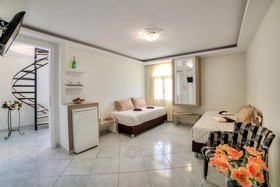 Pantheon Hotel