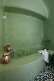 Luna Santorini Suites