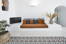 Luna Santorini Suites