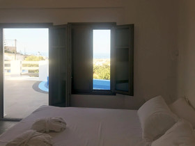Amphitrite Suites Santorini