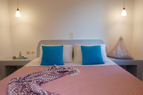 Athiri Santorini Family Friendly Hotel