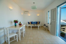 Athiri Santorini Family Friendly Hotel