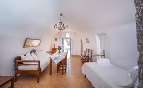 Kadia Traditional Residencies