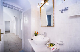 Kadia Traditional Residencies