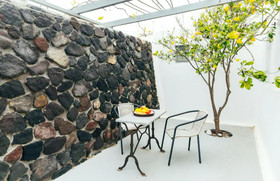 Wine & Wind House