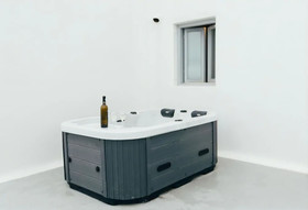 Wine & Wind House
