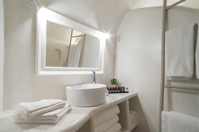 The Globe Suites