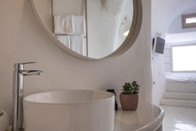 The Globe Suites