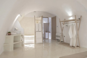 The Globe Suites