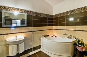Iriana Apartments