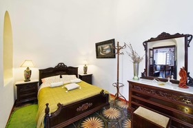 Iriana Apartments
