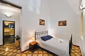 Iriana Apartments
