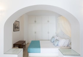 Kastro Suites