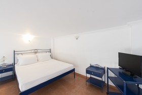 Kastro Suites