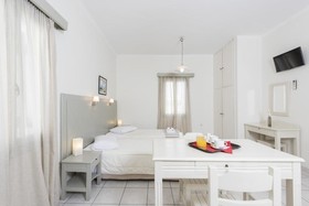 Nissos Thira Hotel