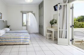 Nissos Thira Hotel