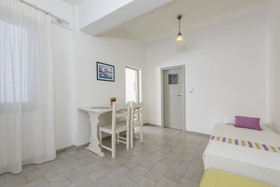 Nissos Thira Hotel