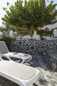 Nissos Thira Hotel