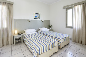 Nissos Thira Hotel