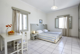Nissos Thira Hotel
