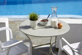 Nissos Thira Hotel