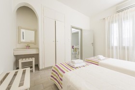 Nissos Thira Hotel