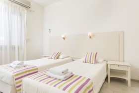 Nissos Thira Hotel