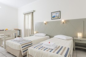 Nissos Thira Hotel