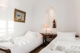 Pantelia Suites