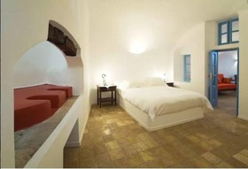 Pantelia Suites