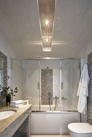 Petit Palace Suites