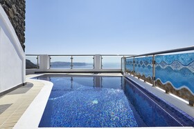 Petit Palace Suites
