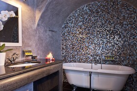 Petit Palace Suites